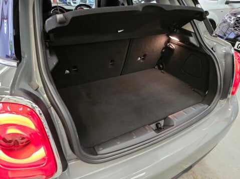 Mini Hatch COOPER 22