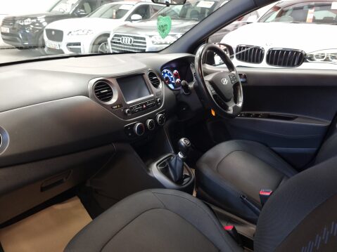 Hyundai i10 GO SE 12
