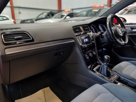 Volkswagen Golf R LINE EDITION TDI BLUEMOTION TECHNOLOGY 12