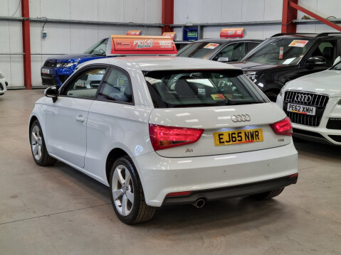 Audi A1 TFSI SPORT 5
