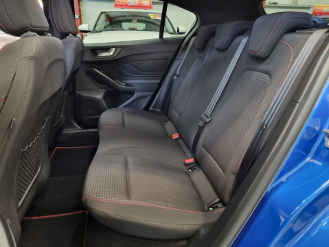 Ford Focus ST-LINE 13