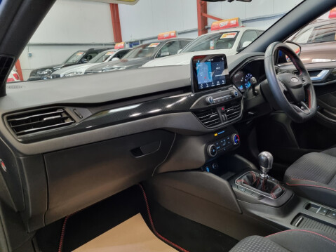 Ford Focus ST-LINE 21