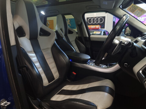 Land Rover Range Rover Sport V8 SVR 11
