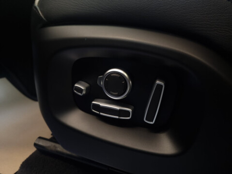 Land Rover Range Rover Sport V8 SVR 16