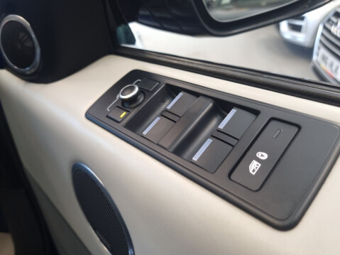 Land Rover Range Rover Sport V8 SVR 28