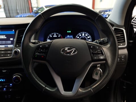 Hyundai TUCSON CRDI SE NAV BLUE DRIVE 20