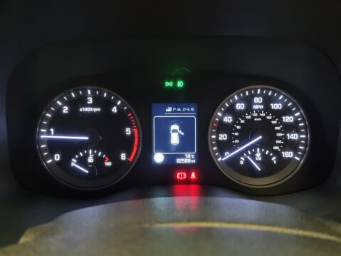 Hyundai TUCSON CRDI SE NAV BLUE DRIVE 21
