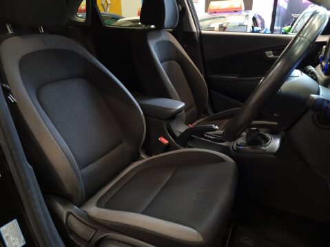 Hyundai KONA PREMIUM 10