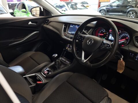 Vauxhall Grandland X BUSINESS EDITION NAV 10
