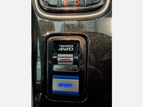 Mitsubishi Outlander PHEV JURO 33