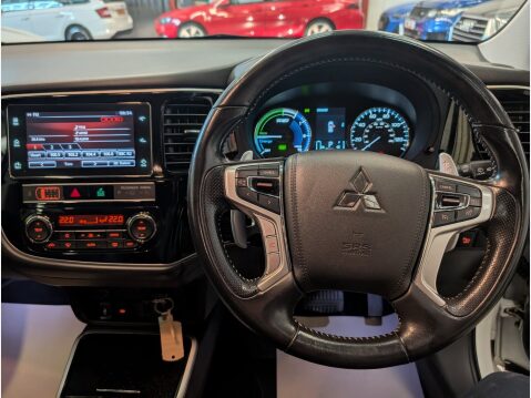 Mitsubishi Outlander PHEV JURO 22