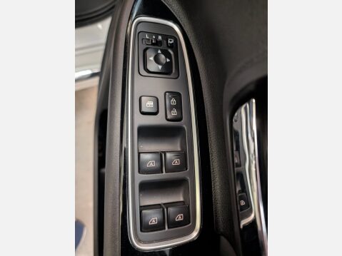 Mitsubishi Outlander PHEV JURO 21