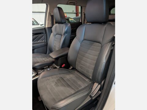 Mitsubishi Outlander PHEV JURO 15