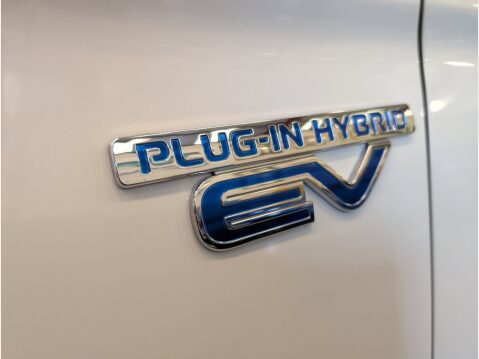 Mitsubishi Outlander PHEV JURO 11