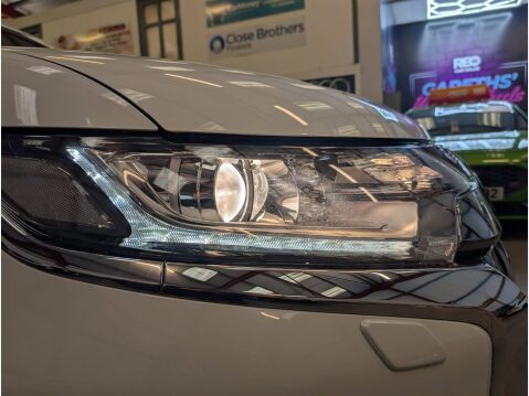 Mitsubishi Outlander PHEV JURO 7