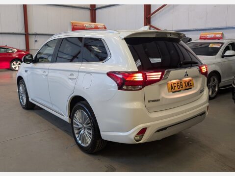 Mitsubishi Outlander PHEV JURO 4