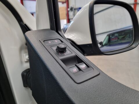 Volkswagen Transporter 2.0 T32 TDI SHUTTLE SE BMT 15