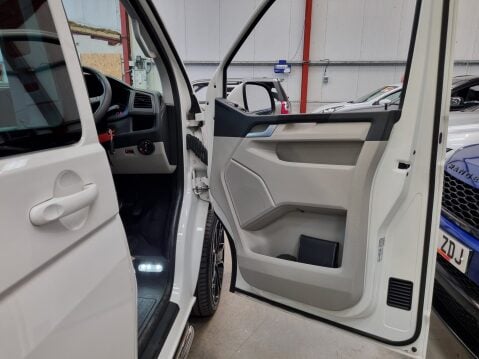 Volkswagen Transporter 2.0 T32 TDI SHUTTLE SE BMT 14