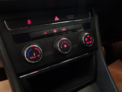 SEAT Leon TDI SE TECHNOLOGY 17