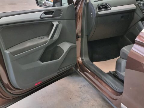 Volkswagen Tiguan 2.0 SE TDI BMT 13