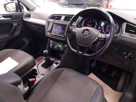 Volkswagen Tiguan 2.0 SE TDI BMT 9