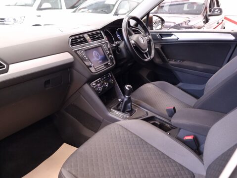 Volkswagen Tiguan 2.0 SE TDI BMT 11