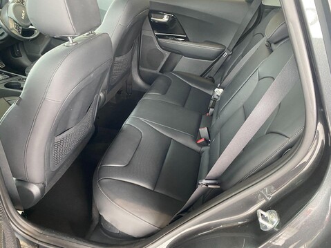 Kia Niro 1.6 GDi 4 DCT Euro 6 (s/s) 5dr 17