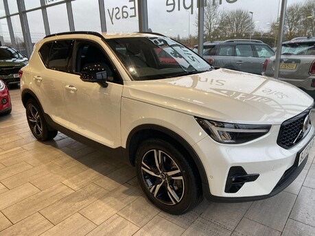 Volvo XC40 2.0 B3 MHEV Plus DCT Auto Euro 6 (s/s) 5dr