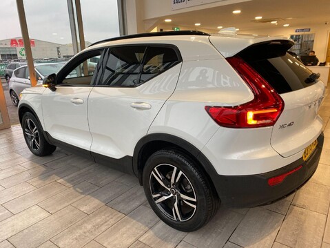 Volvo XC40 2.0 B3 MHEV Plus DCT Auto Euro 6 (s/s) 5dr 13