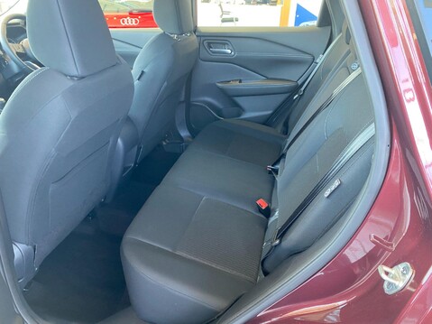 Nissan Qashqai 1.3 DIG-T MHEV Acenta Premium Euro 6 (s/s) 5dr 17