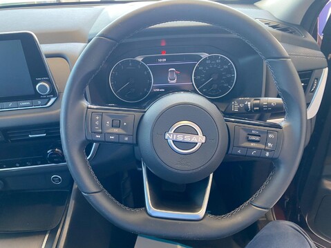 Nissan Qashqai 1.3 DIG-T MHEV Acenta Premium Euro 6 (s/s) 5dr 23