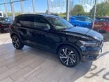 Volvo XC40 2.0 B4 MHEV R-Design Pro DCT Auto Euro 6 (s/s) 5dr 4
