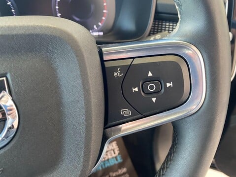 Volvo XC40 2.0 B4 MHEV R-Design Pro DCT Auto Euro 6 (s/s) 5dr 26