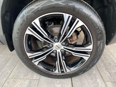 Volvo XC40 1.5 T3 Inscription Pro Auto Euro 6 (s/s) 5dr 13