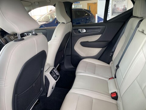 Volvo XC40 1.5 T3 Inscription Pro Auto Euro 6 (s/s) 5dr 15