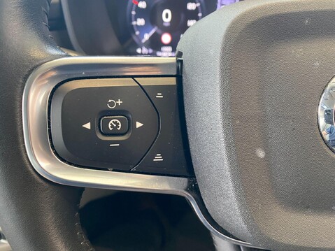 Volvo XC40 1.5 T3 Inscription Pro Auto Euro 6 (s/s) 5dr 25