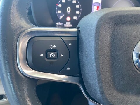 Volvo XC40 1.5h T4 Recharge 10.7kWh Inscription Auto Euro 6 (s/s) 5dr 25