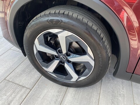 Nissan Qashqai 1.3 DIG-T MHEV N-Connecta XTRON Euro 6 (s/s) 5dr 10
