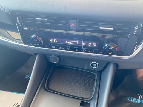 Nissan Qashqai 1.3 DIG-T MHEV N-Connecta XTRON Euro 6 (s/s) 5dr 32