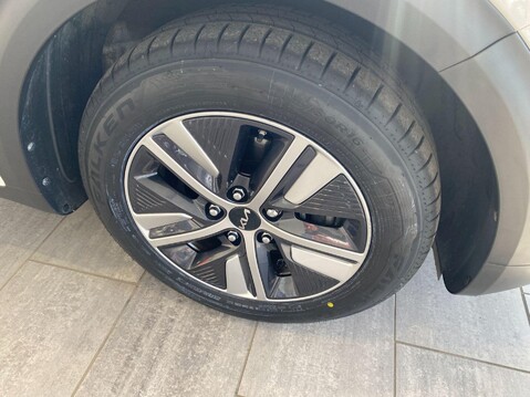 Kia Niro 1.6 GDi 2 DCT Euro 6 (s/s) 5dr 11