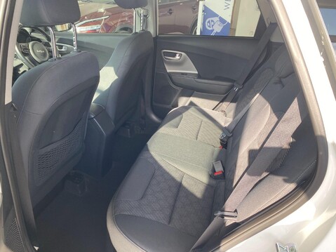 Kia Niro 1.6 GDi 2 DCT Euro 6 (s/s) 5dr 17