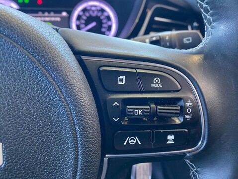 Kia Niro 1.6 GDi 2 DCT Euro 6 (s/s) 5dr 23