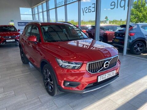 Volvo XC40 2.0 B4 MHEV Inscription Pro Auto Euro 6 (s/s) 5dr 3