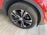 Volvo XC40 2.0 B4 MHEV Inscription Pro Auto Euro 6 (s/s) 5dr 11