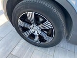 Volvo XC40 2.0 T4 Inscription Auto AWD Euro 6 (s/s) 5dr 9