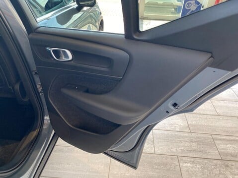 Volvo XC40 2.0 T4 Inscription Auto AWD Euro 6 (s/s) 5dr 13