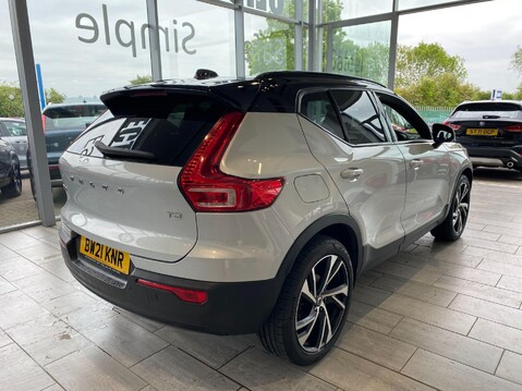 Volvo XC40 1.5 T3 R-Design Pro Auto Euro 6 (s/s) 5dr 8