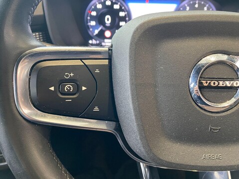 Volvo XC40 1.5 T3 R-Design Pro Auto Euro 6 (s/s) 5dr 25