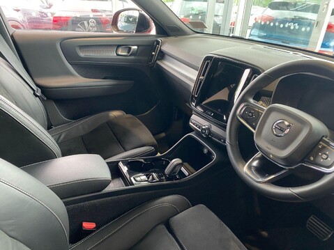 Volvo XC40 1.5h T5 Twin Engine Recharge 10.7kWh R-Design Pro Auto Euro 6 (s/s) 5dr 21