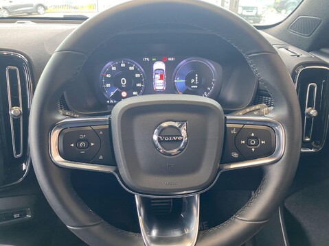 Volvo XC40 1.5h T5 Twin Engine Recharge 10.7kWh R-Design Pro Auto Euro 6 (s/s) 5dr 24